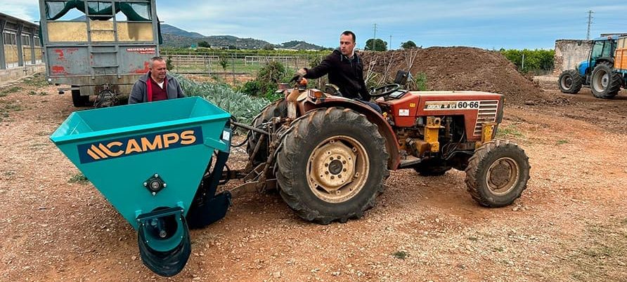 מפזרת קומפוסט - מפזרות מקצועיות למשקים חקלאיים 1 מפזרת קומפוסט